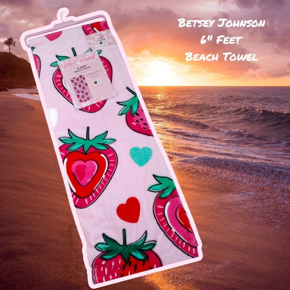 NWT Betsey Johnson Pink Strawberries 6" Feet Beach Towel - Picture 3 of 6